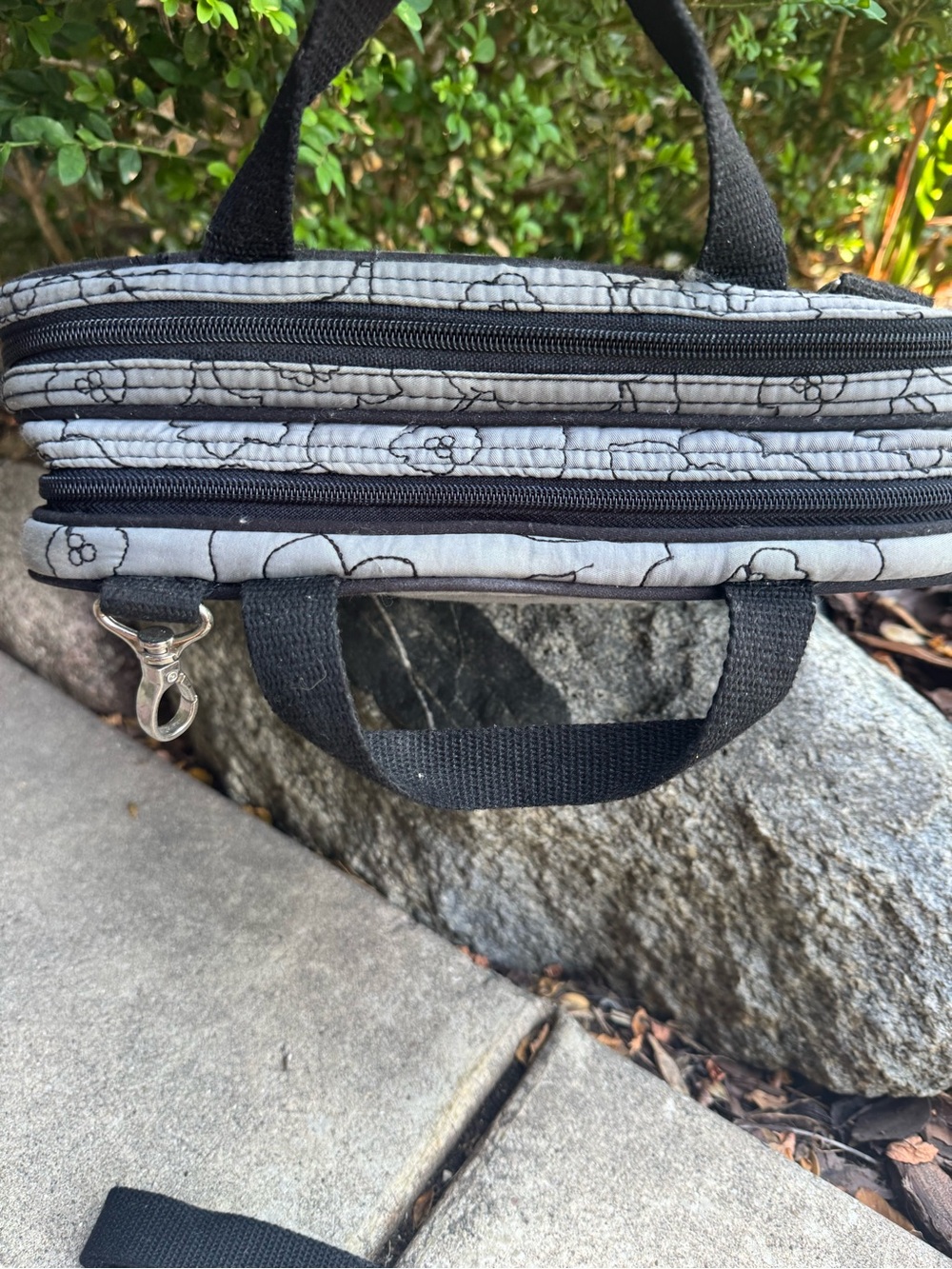 thirty-one Gray and Black Quilted Floral Organizer Bag - Picture 3 of 6